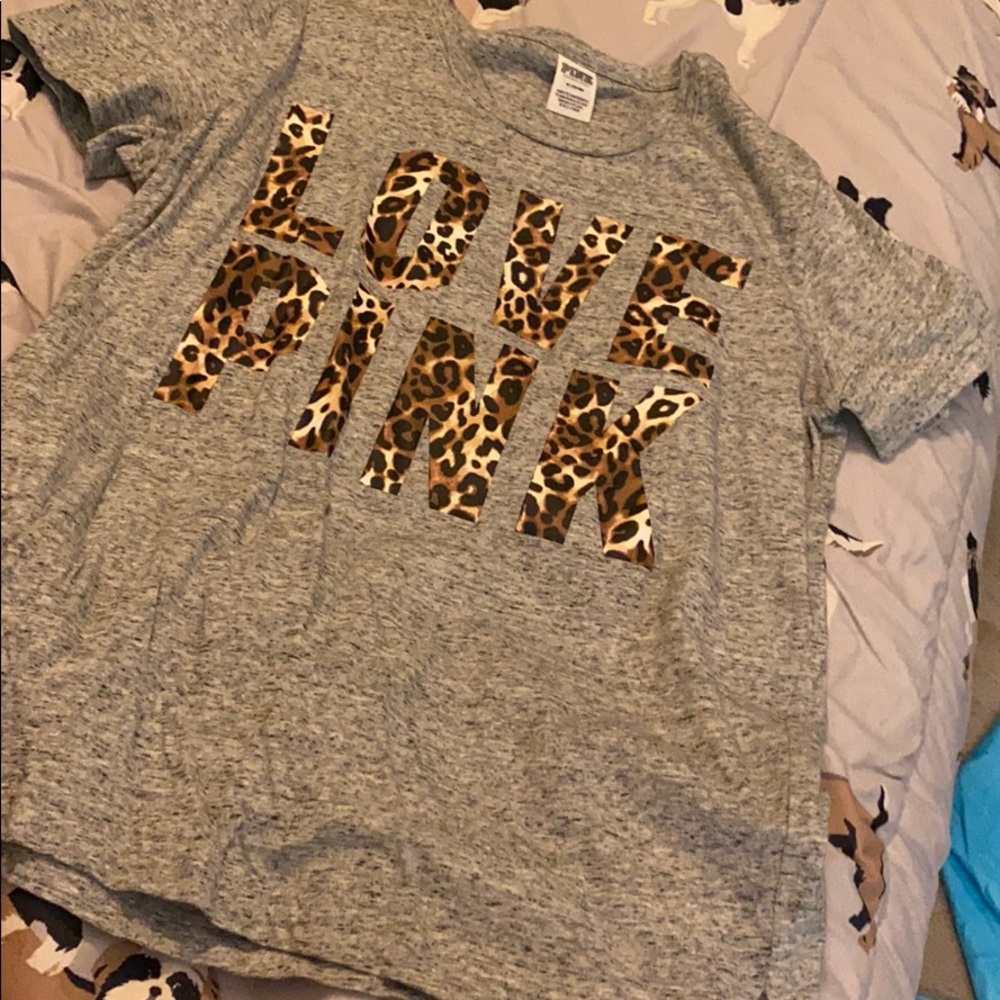 Vs pink leopard tee medium
